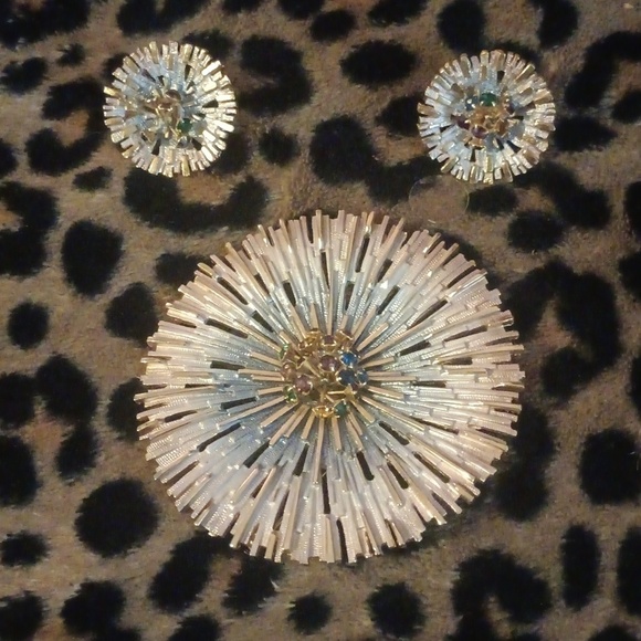 !!Vintage Modernist Brutalist Brooch Pin & Matching Clip On Earrings - Picture 8 of 9